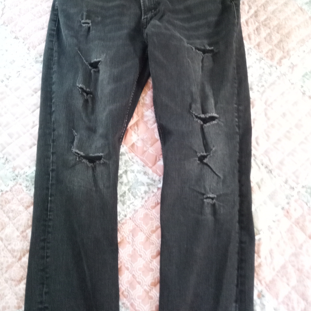 Distressed Black Men Jeans
